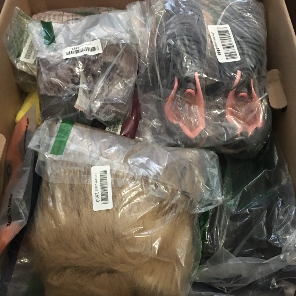⭐️⭐️5LB AMAZON MYSTERY BOX SURPRISE WHOLESALE LIQUIDATION FUN NEW⭐️⭐️ - Picture 4 of 4